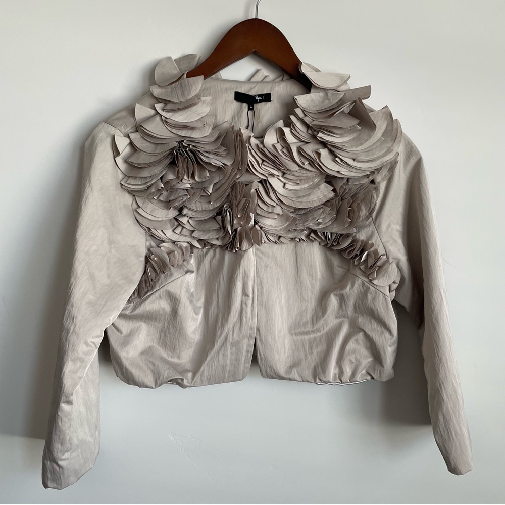 Ryu bolero style top in light gray